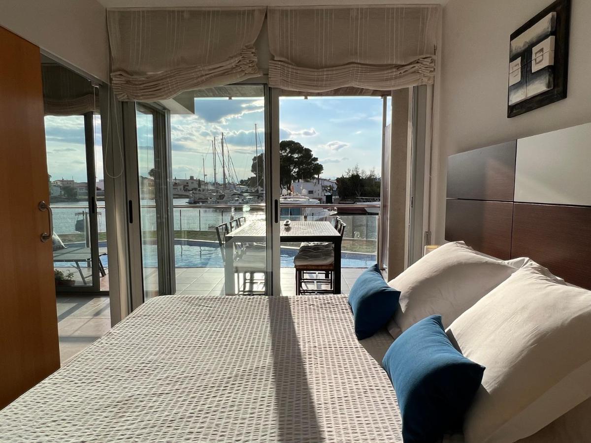 Blau Apartamento Frente A Los Canales Y Las Puestas De Sol De Rosas Exteriör bild