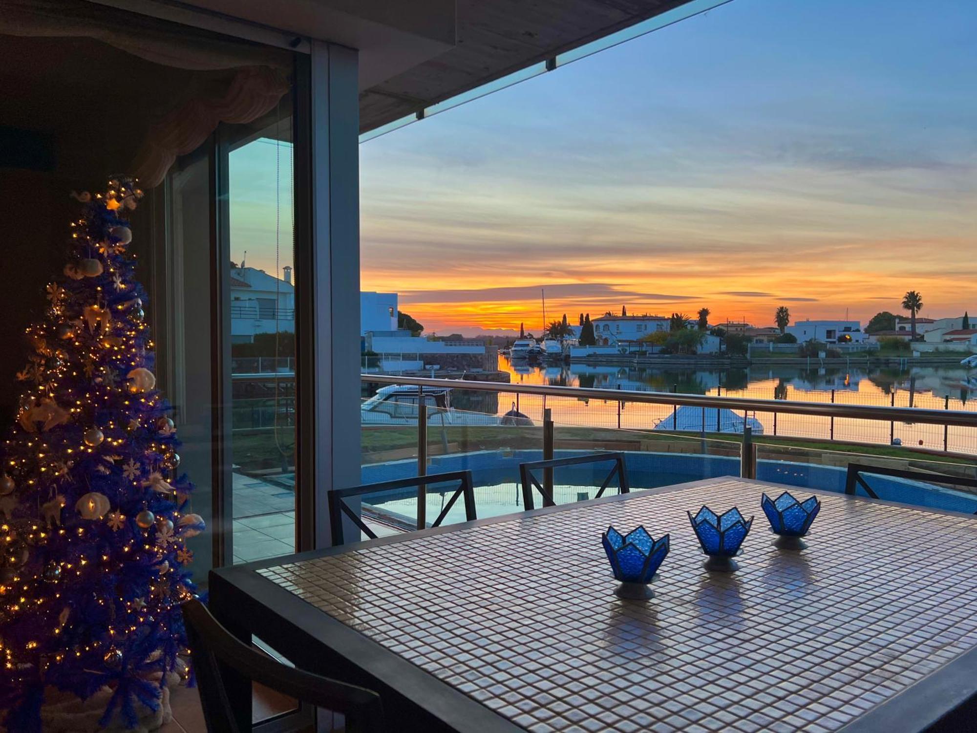 Blau Apartamento Frente A Los Canales Y Las Puestas De Sol De Rosas Exteriör bild