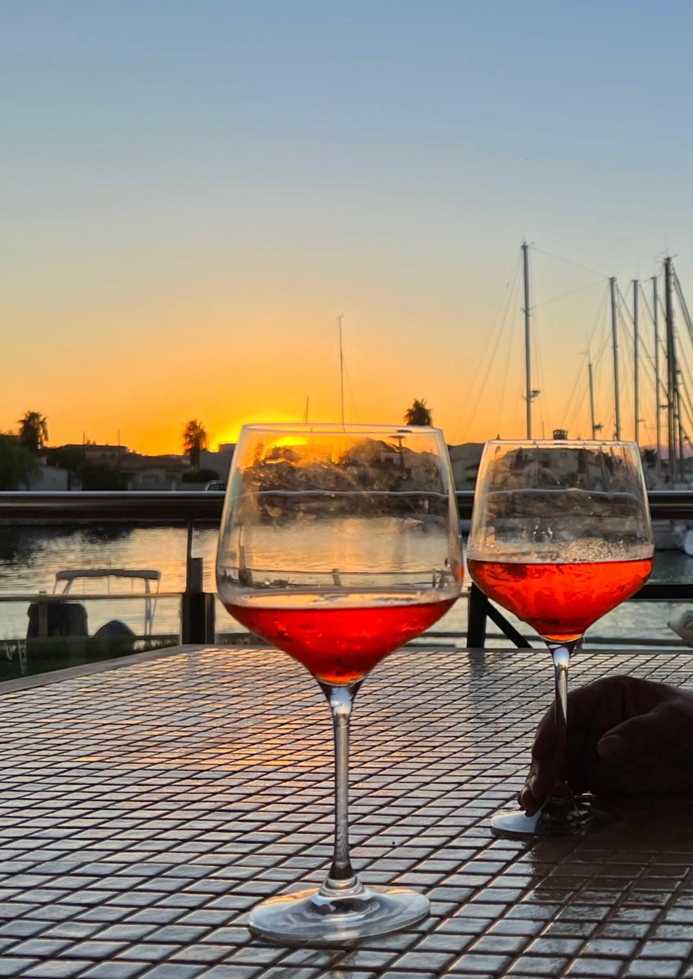 Blau Apartamento Frente A Los Canales Y Las Puestas De Sol De Rosas Exteriör bild